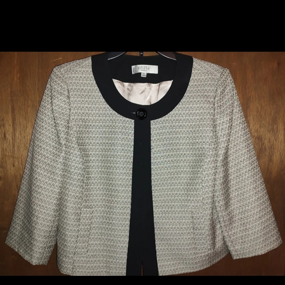 Kasper Silver Black Trim Jacket ONLY, 10 Petite, Pre-owned, Button Closure